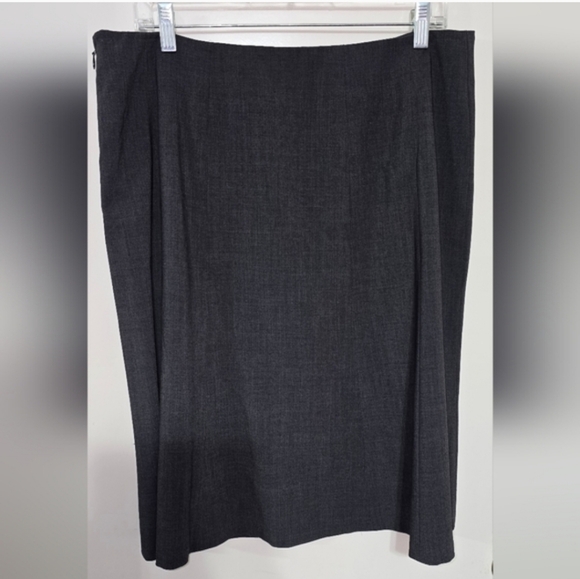 Nygard Collection Classic Gray Pencil Skirt - Picture 3 of 5